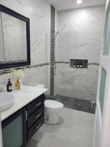 The Sunset Villa - 2BD APT w Pool & Lovely Views