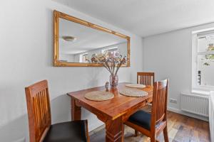 Sabina Monteurwohnung I 75 Zoll TV I KÜCHE I BAD I BACKOFEN I