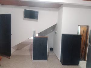 A Apartaestudio central amoblado con cocina y baño