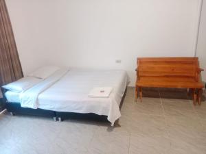 A Apartaestudio central amoblado con cocina y baño