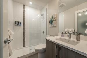 Bright Old Town Suite With City Views