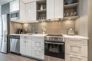 Modern Old Town Suite With Private Balcony