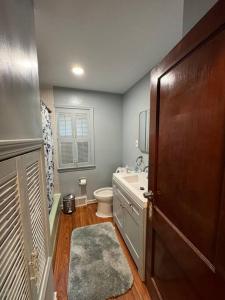 Comfy getaway at falls!