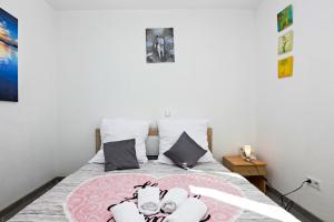 Family-friendly apartments with swimming pool Stupin Celine, Rogoznica - 23257