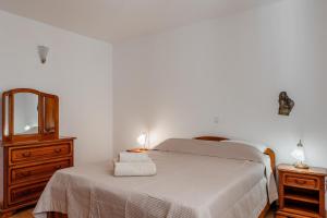 Apartments with parking space Vir - 23588