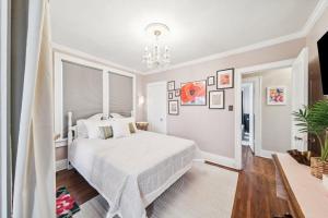 Hottub, Pool Table, Basketball, Firepit, Sleeps 8