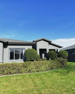 Executive Family Home with Outdoor Pool & Games Room - Clive