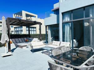 Luminous 4BR Villa, Free Pool & Lagoon Access At Gouna