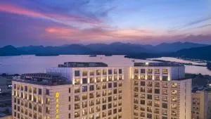 Midtown Shangri-La, Hangzhou - around 5 minutes walking distance to West Lake - Hangzhou