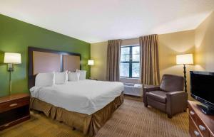 Studio with 1 King Bed - Non-Smoking room in Extended Stay America Suites - Chicago - Burr Ridge