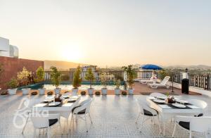 Hotel The Dee Glanc - A Pure Veg Hotel near Bus stand Udaipur