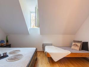 Duplex 6 pers avec balcon et parking à Bourisp - FR-1-296-507