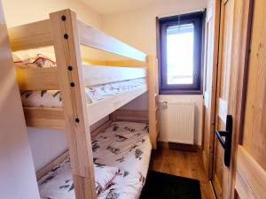 Charmant appartement au cœur de Montalbert avec balcon et parking privé, proche des pistes - FR-1-755-33