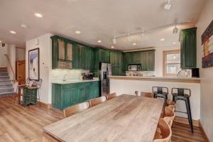 201 Mill Creek Condo