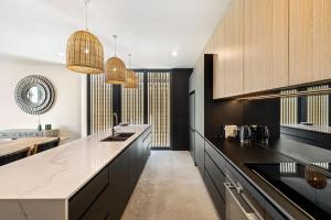The Smith luxury holiday home near beach