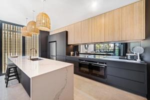 The Smith luxury holiday home near beach