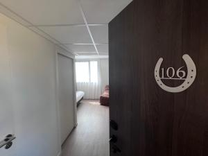 Hotels Brit Hotel Ploermel - Hotel de l'Hippodrome : photos des chambres