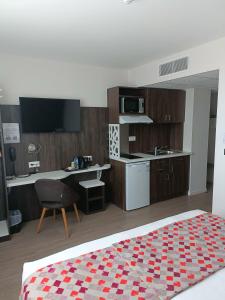 Hotels Brit Hotel Ploermel - Hotel de l'Hippodrome : photos des chambres