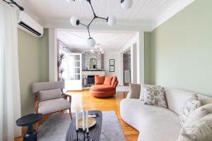 Historic 2BR Gem in Downtown Sisli AC inRooms