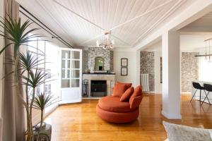 Historic 2BR Gem in Downtown Sisli AC inRooms