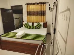 Little Villa Guest House - Piyadigama