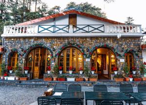 Devdar Woods - An LVB Experience