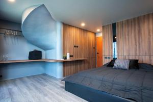 Three Double U - Kalim Sea View