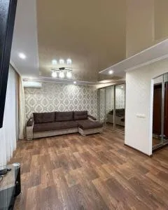 РЕВОЛЮЦИЯ 1 комн квартира - Komintern