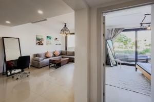 Cordial & Cozy 1 BDR G Cribs