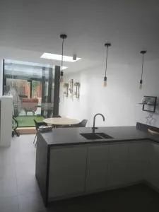 Eventjes Ertussenuit - 贝拉克尔