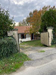 Maisons de vacances Au lilas rose Maison entre campagne et village : Maison 2 Chambres