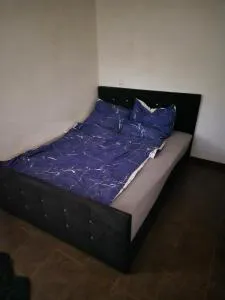 Privates Zimmer in 120m Apartment - Offenbach