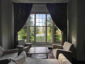 Parteen A Lax, River House & Gardens