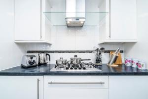 Mayflower House Contractors, Families, Relocators, Free parking