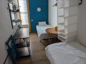 Standard Twin Room with Shared Bathroom room in Pension Casa De Barca