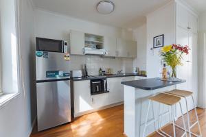 St Kilda Studio Apartment walking distance to the beach