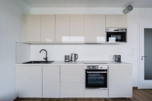 Blueground Žižkov New build student apt PRG-40