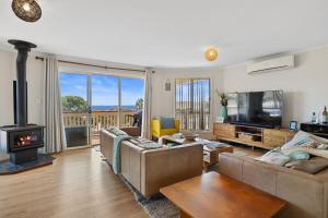 Valley Views - 11 Woodgate Road