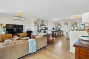 Valley Views - 11 Woodgate Road