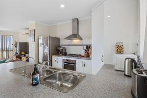 Valley Views - 11 Woodgate Road