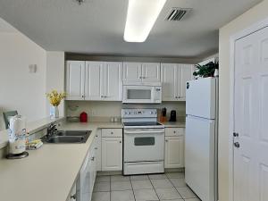 Majestic Beach Towers I #313