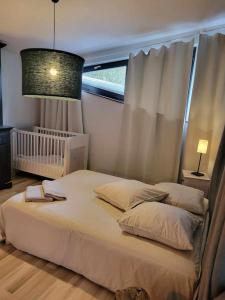 Maisons de vacances Au vert chez Diane : Chambre Double - Vue sur Parc
