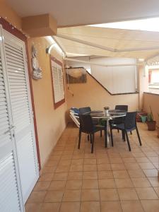 The Heights English Home