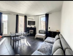 Appartement lumineux au cœur de Marseille avec balcon privé