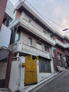 Spacious Newly Renovated Home #13