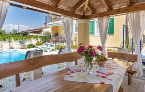 Lovely Apartment In Fondole With Wifi