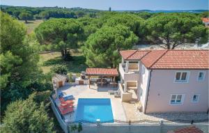 Holiday Home Valbandon I