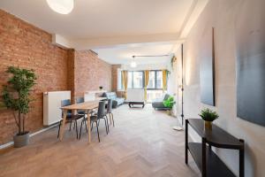 Very Large Central Station Apartments