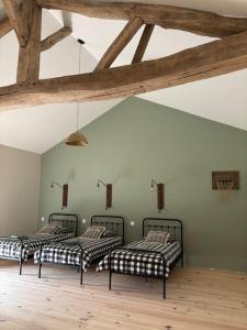 Maisons de vacances Gite La Famille 4 etoiles Domaine Grange Lecomte : photos des chambres