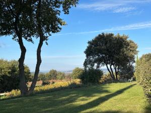 B&B / Chambres d'hotes Chambre dans bastide au milieu des vignes : photos des chambres